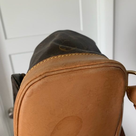 DISCONTINUED Louis Vuitton Montsouris backpack in brown monogram canvas. - Picture 15 of 16